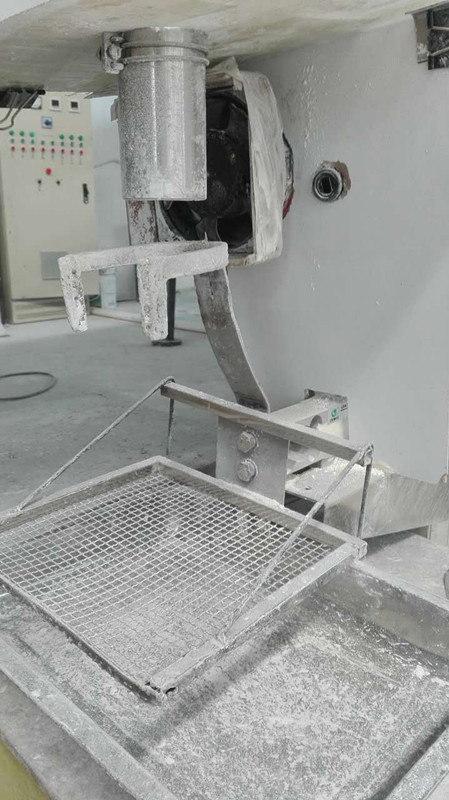 粉劑包裝機(jī)生產(chǎn)現(xiàn)場(chǎng)