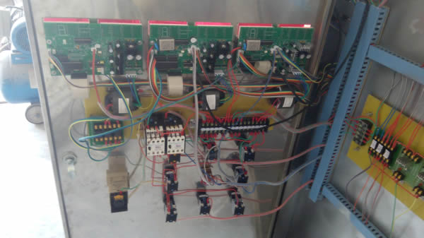 電氣箱內(nèi)部結(jié)構(gòu)